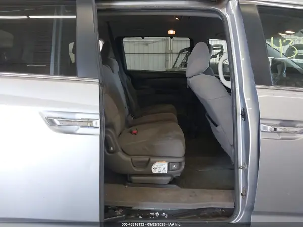 5FNRL5H37GB009851 2016 HONDA ODYSSEY - Image 8