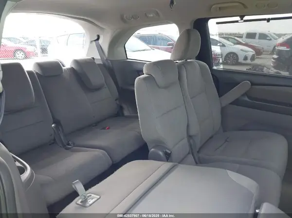 5FNRL5H37GB148135 2016 HONDA ODYSSEY - Image 8