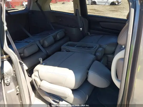5FNRL5H37HB010208 2017 HONDA ODYSSEY - Image 8