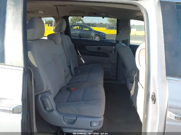 5FNRL5H38GB061179 2016 HONDA ODYSSEY - Image 8