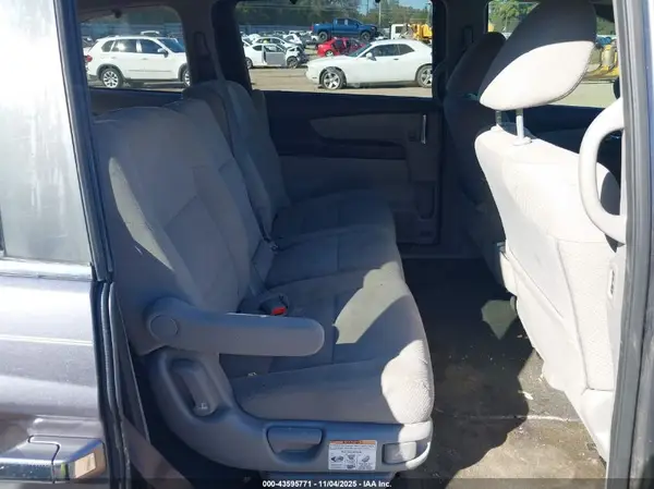 5FNRL5H38GB104225 2016 HONDA ODYSSEY - Image 8