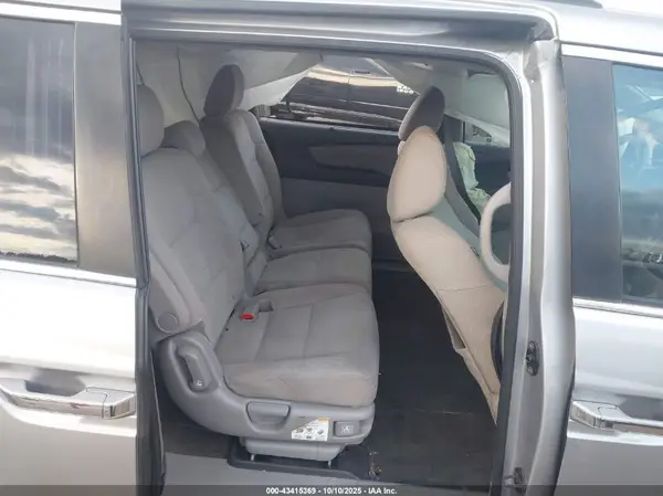 5FNRL5H38HB015238 2017 HONDA ODYSSEY - Image 8