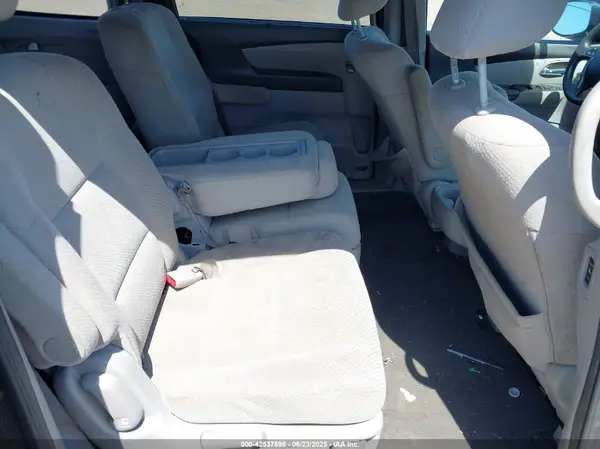 5FNRL5H39GB016803 2016 HONDA ODYSSEY - Image 8