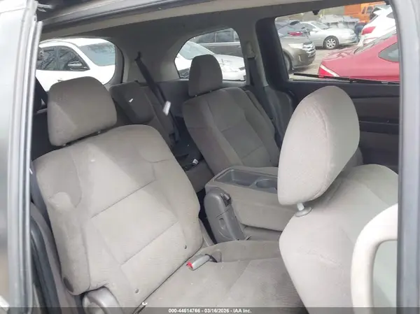 5FNRL5H39HB025860 2017 HONDA ODYSSEY - Image 8