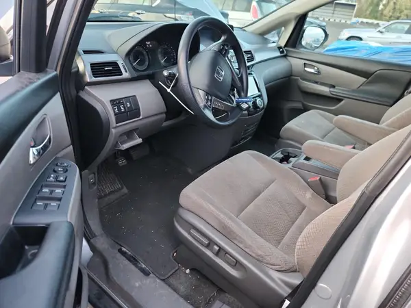 5FNRL5H3XGB107997 2016 HONDA ODYSSEY - Image 8