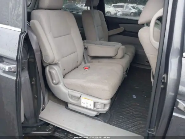 5FNRL5H3XGB143771 2016 HONDA ODYSSEY - Image 8