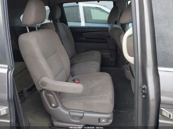 5FNRL5H40GB147420 2016 HONDA ODYSSEY - Image 8