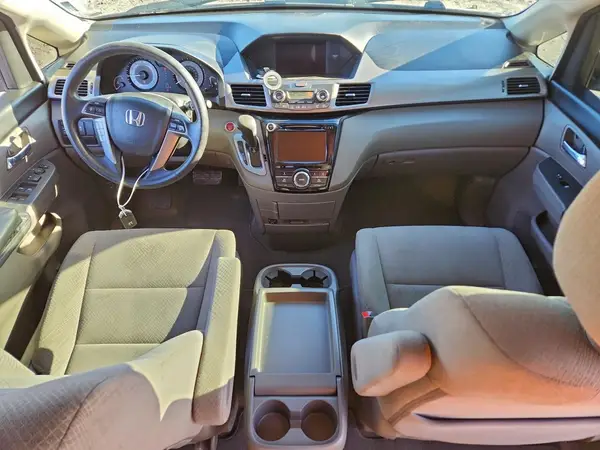 5FNRL5H41GB151637 2016 HONDA ODYSSEY - Image 8
