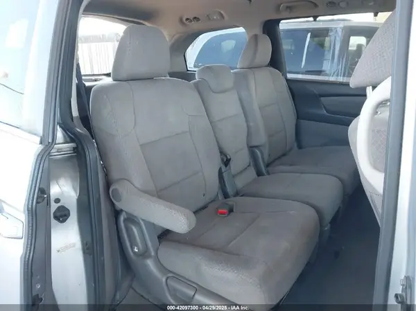 5FNRL5H42GB103029 2016 HONDA ODYSSEY - Image 8