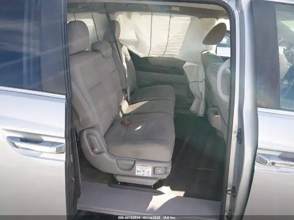 5FNRL5H42HB008617 2017 HONDA ODYSSEY - Image 8