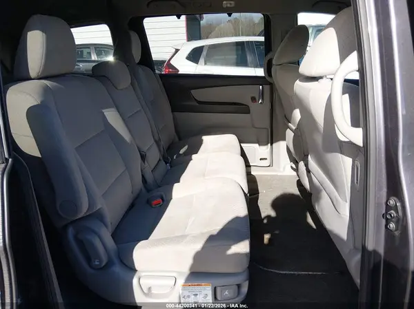 5FNRL5H47HB004367 2017 HONDA ODYSSEY - Image 8