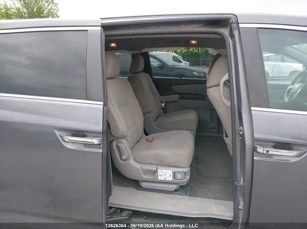 5FNRL5H48HB500682 2017 HONDA ODYSSEY - Image 8
