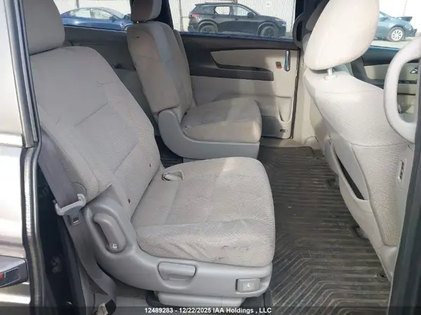 5FNRL5H49HB502215 2017 HONDA ODYSSEY - Image 8