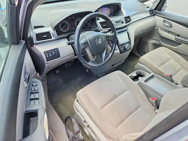 5FNRL5H4XHB024595 2017 HONDA ODYSSEY - Image 8