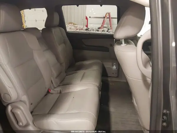 5FNRL5H60HB001084 2017 HONDA ODYSSEY - Image 8