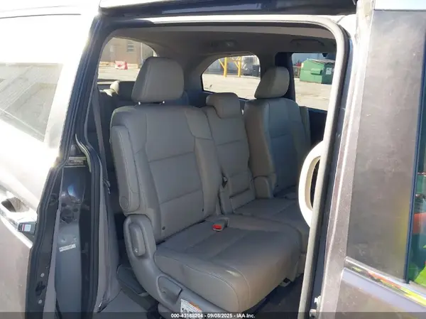 5FNRL5H61HB008531 2017 HONDA ODYSSEY - Image 8