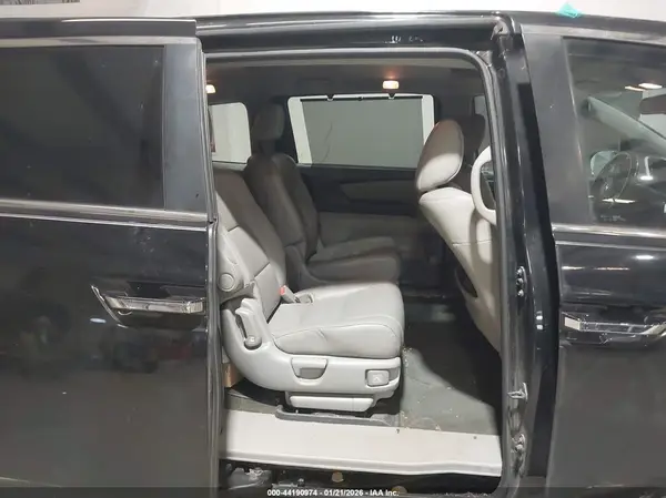 5FNRL5H61HB016032 2017 HONDA ODYSSEY - Image 8