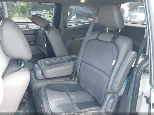5FNRL5H62HB008375 2017 HONDA ODYSSEY - Image 8