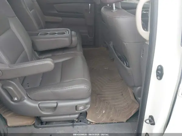 5FNRL5H63GB103526 2016 HONDA ODYSSEY - Image 8
