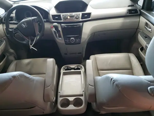 5FNRL5H63HB010944 2017 HONDA ODYSSEY - Image 8