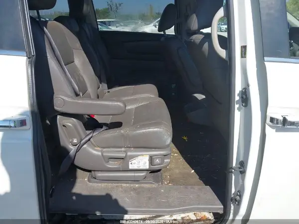 5FNRL5H63HB015433 2017 HONDA ODYSSEY - Image 8