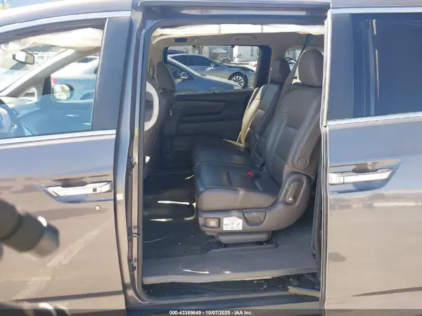 5FNRL5H64GB072528 2016 HONDA ODYSSEY - Image 8