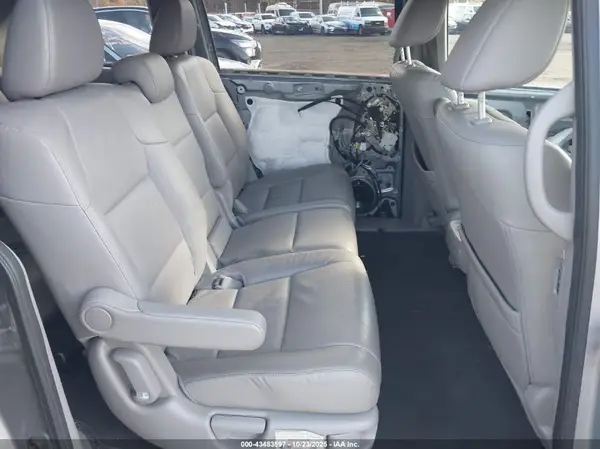 5FNRL5H64GB110632 2016 HONDA ODYSSEY - Image 8