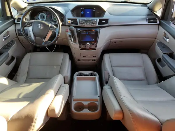 5FNRL5H64GB120206 2017 HONDA ODYSSEY - Image 8