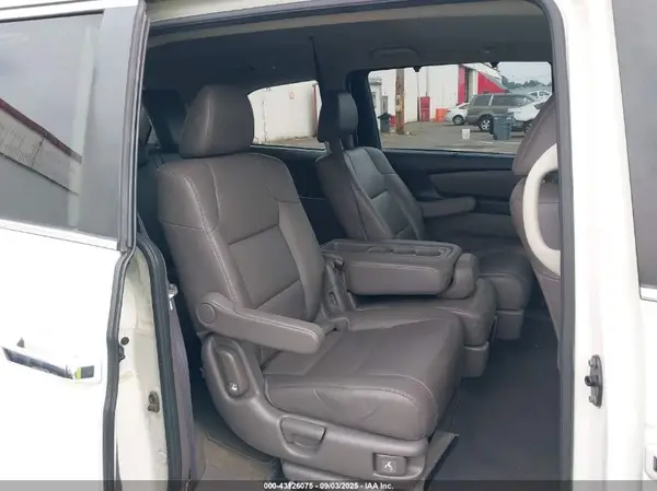 5FNRL5H64HB015375 2017 HONDA ODYSSEY - Image 8