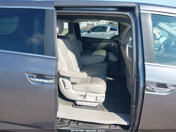5FNRL5H65GB132462 2016 HONDA ODYSSEY - Image 8