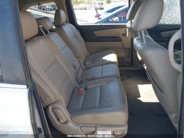 5FNRL5H65GB156759 2016 HONDA ODYSSEY - Image 8