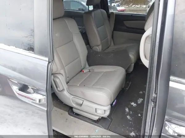 5FNRL5H65HB000884 2017 HONDA ODYSSEY - Image 8