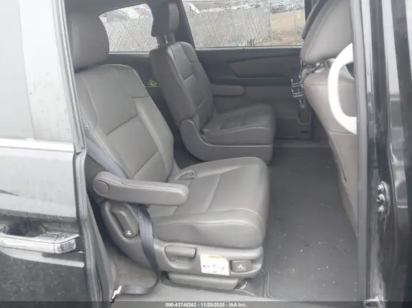 5FNRL5H65HB004899 2017 HONDA ODYSSEY - Image 8