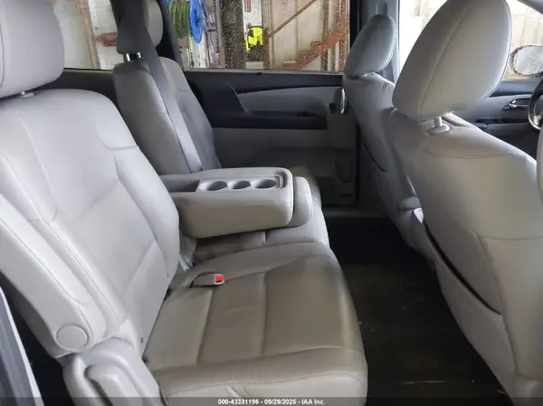 5FNRL5H66GB137945 2016 HONDA ODYSSEY - Image 8