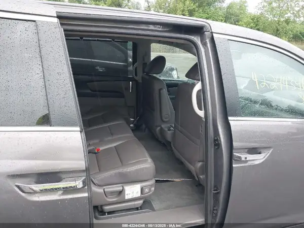 5FNRL5H66HB002837 2017 HONDA ODYSSEY - Image 8