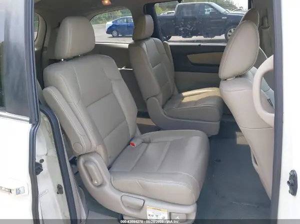 5FNRL5H66HB024840 2017 HONDA ODYSSEY - Image 8