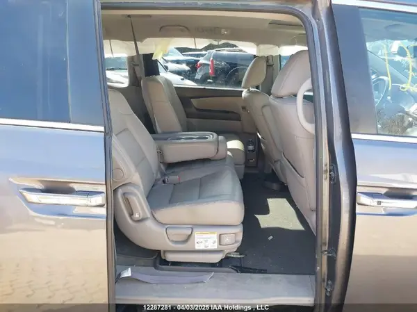 5FNRL5H66HB501766 2017 HONDA ODYSSEY - Image 8