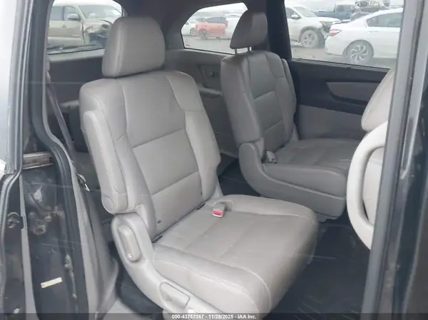 5FNRL5H67GB029575 2016 HONDA ODYSSEY - Image 8