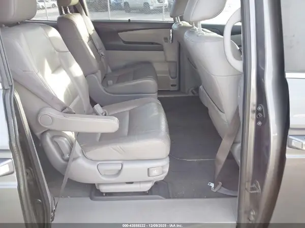 5FNRL5H67GB068764 2016 HONDA ODYSSEY - Image 8