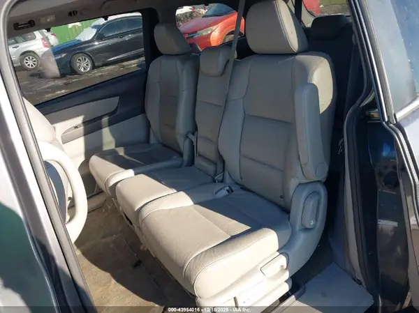 5FNRL5H67HB001180 2017 HONDA ODYSSEY - Image 8