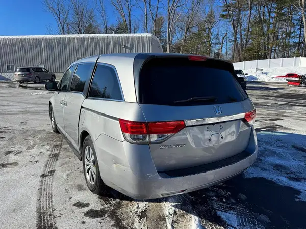 5FNRL5H67HB010977 2017 HONDA ODYSSEY - Image 2