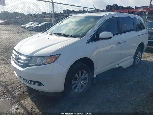 5FNRL5H68HB000586 2017 HONDA ODYSSEY - Image 2