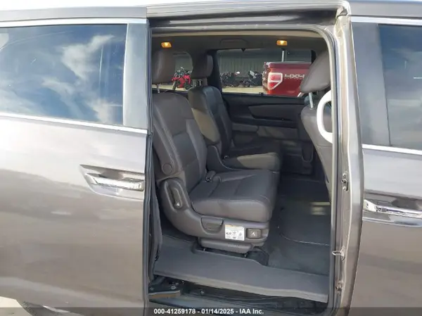 5FNRL5H69HB013184 2017 HONDA ODYSSEY - Image 8