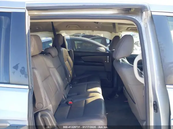 5FNRL5H6XHB003389 2017 HONDA ODYSSEY - Image 8