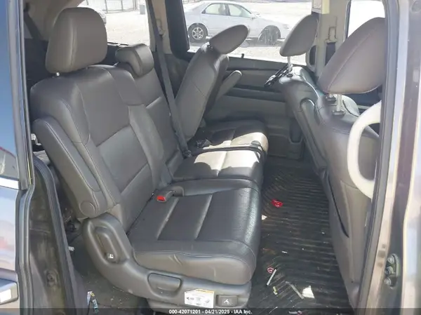 5FNRL5H90HB011530 2017 HONDA ODYSSEY - Image 8