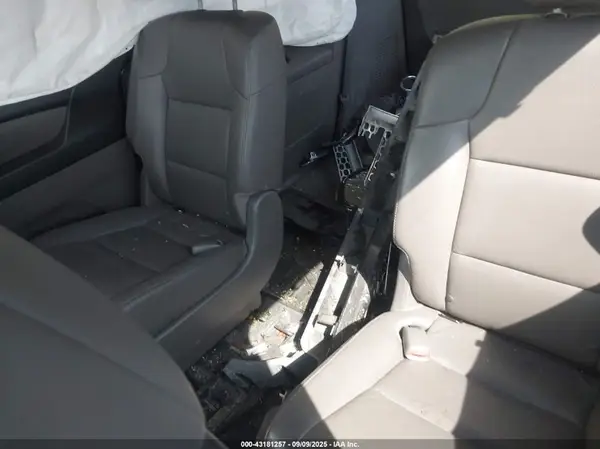 5FNRL5H92HB000190 2017 HONDA ODYSSEY - Image 8