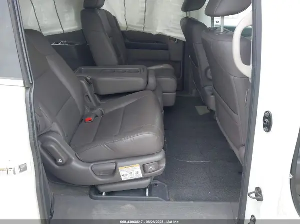 5FNRL5H92HB012405 2017 HONDA ODYSSEY - Image 8