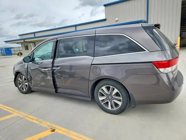 5FNRL5H95GB098243 2016 HONDA ODYSSEY - Image 2
