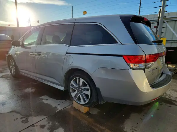 5FNRL5H95HB005934 2017 HONDA ODYSSEY - Image 2