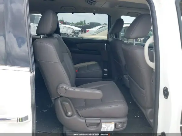 5FNRL5H95HB015881 2017 HONDA ODYSSEY - Image 8